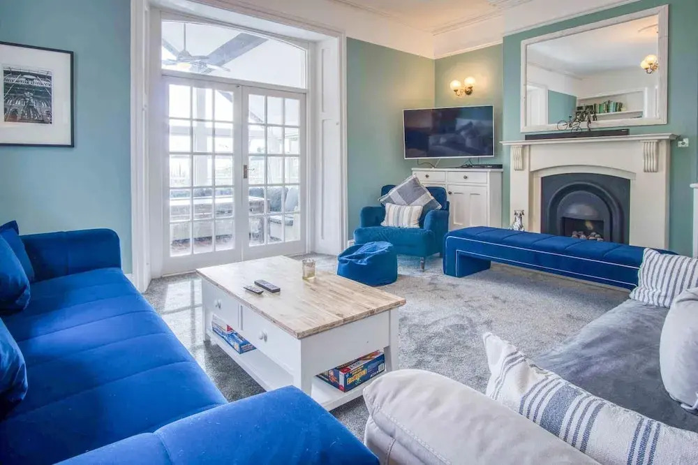 The Old Rectory - 5 Bedroom Holiday Home - Llanedi