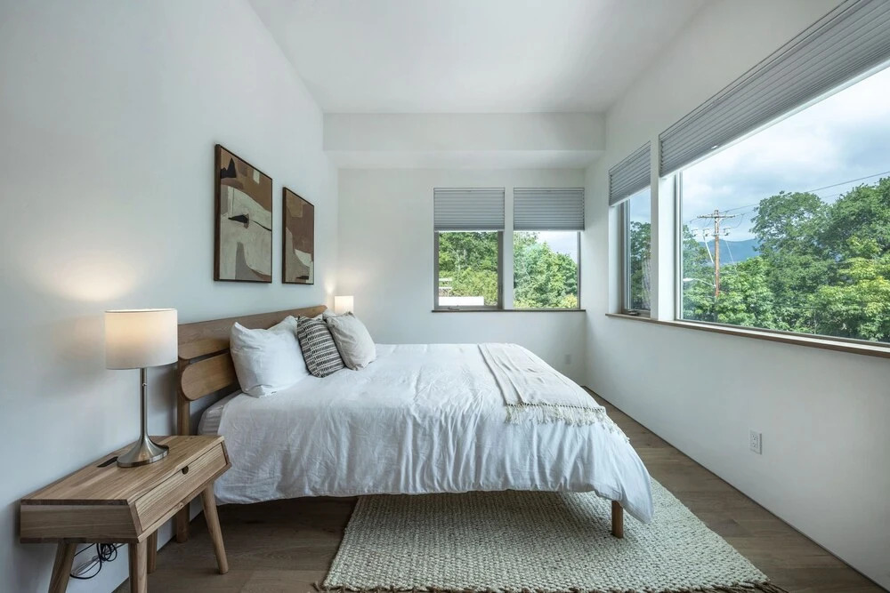 Sherman Retreat 5 Bedroom Townhouse by RedAwning