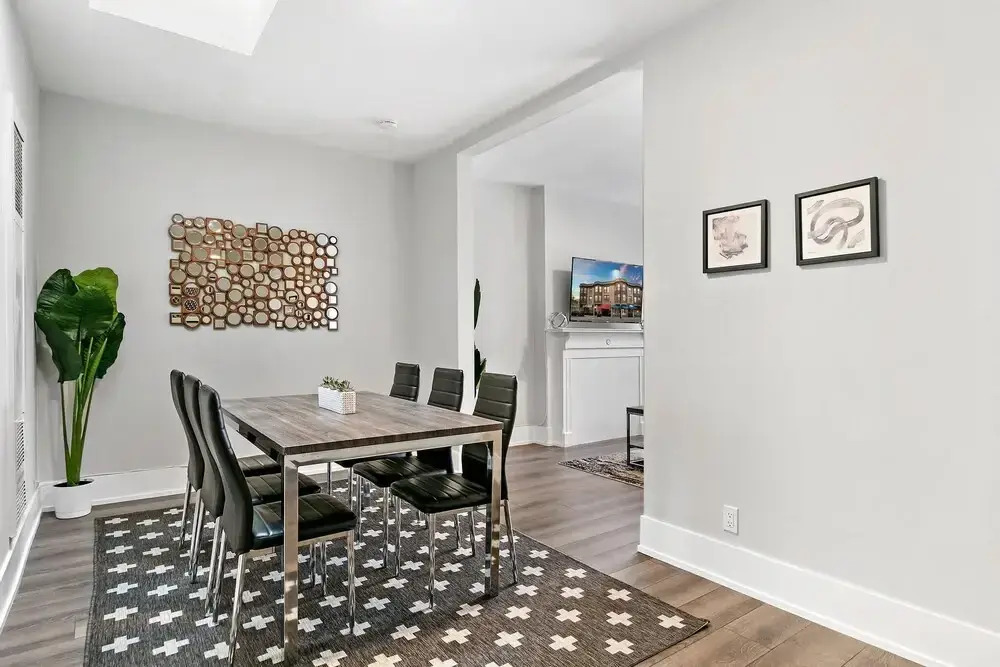 Comfortable 3BR Apt - Lincoln 03-3