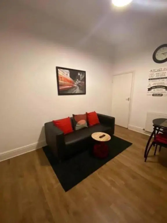 Spacious Four Bedroom Home, 3 Bathrooms - Coventry