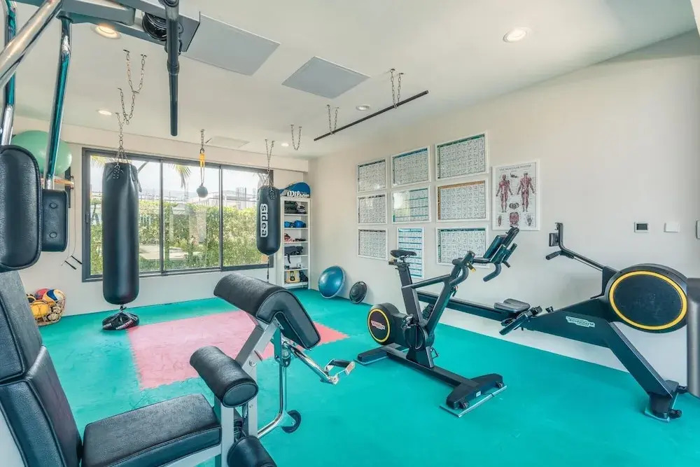 Feel at Home in This Wonderful Villa w Butler Included