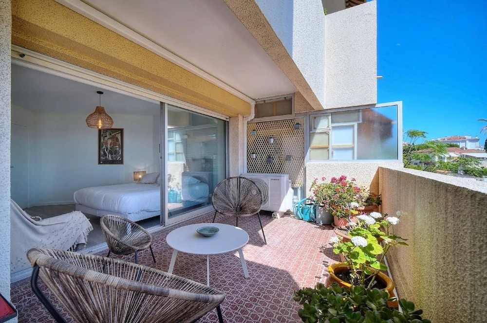 3 pi ces Terrasse vue mer et Parking A2b232