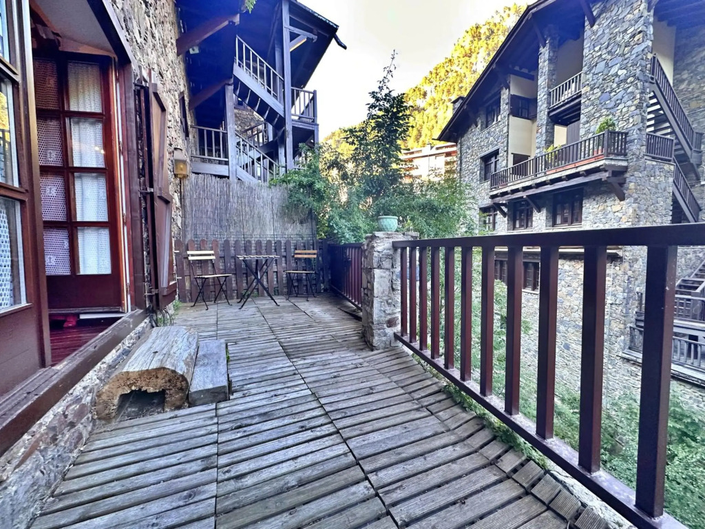 D2, Bordes d'Arinsal, Duplex Rustico con chimenea, Arinsal , zona Vallnord