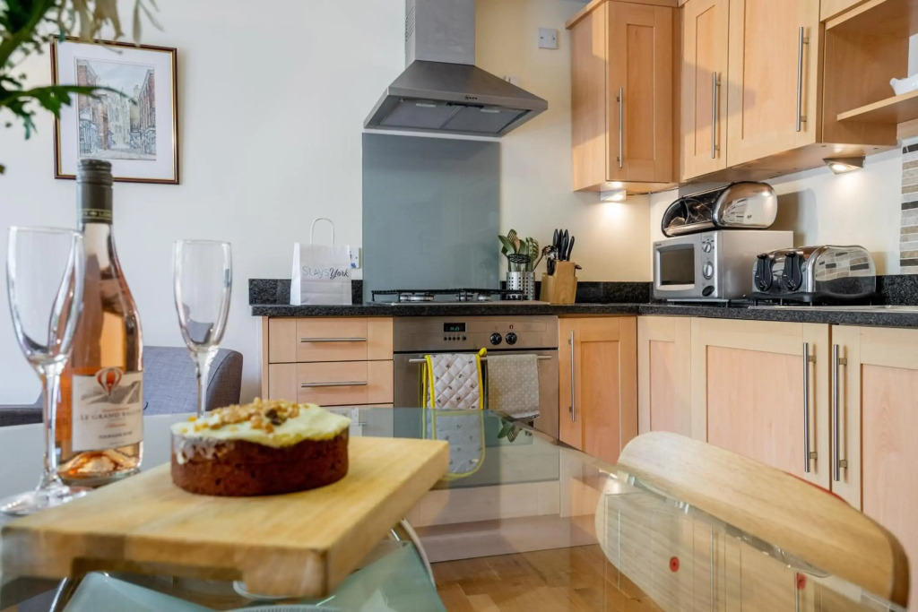 10 Summerhouse Mews