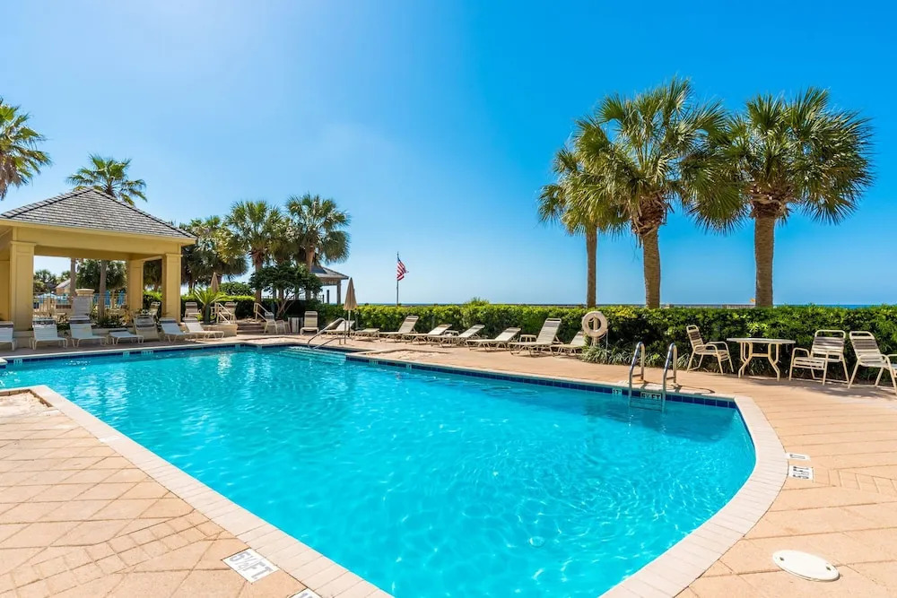 The Beach Club 806C