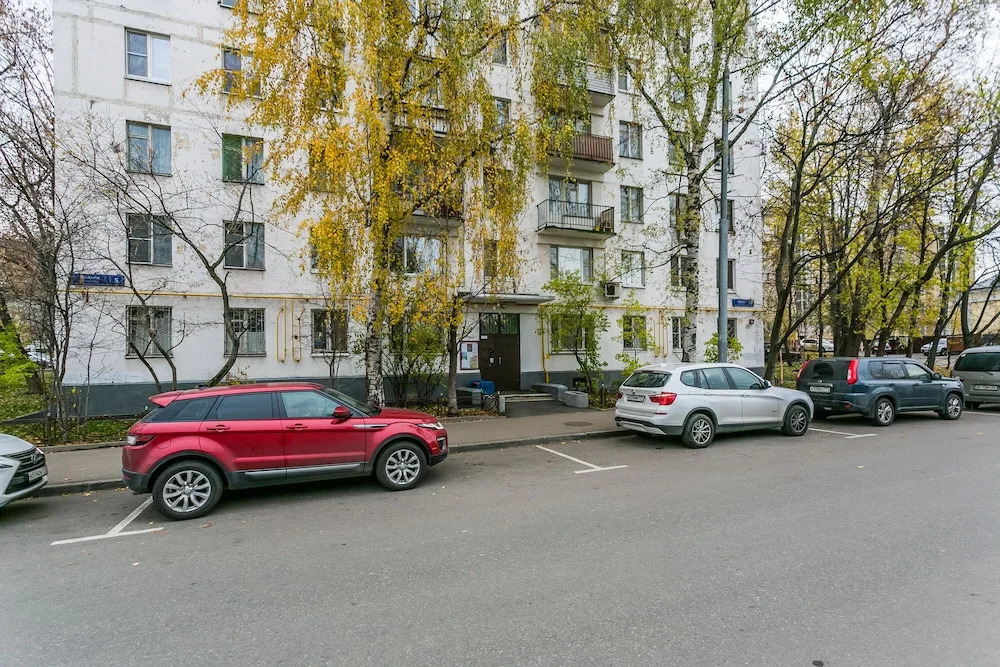 Апартаменты, Волков переулок