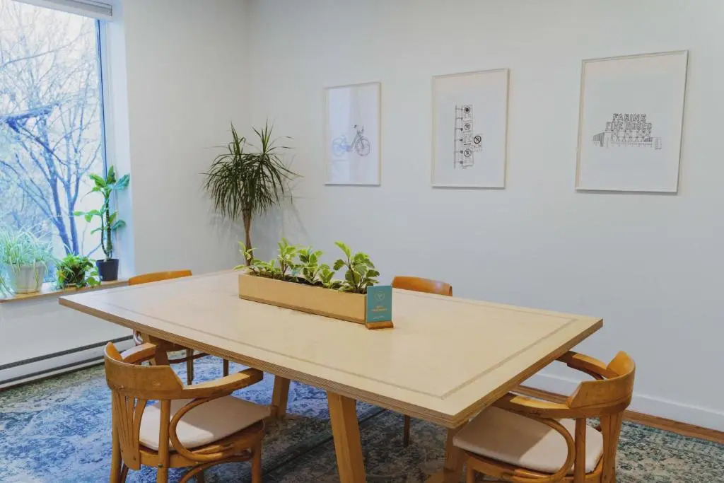 Auberge Saintlo Montréal Hostel