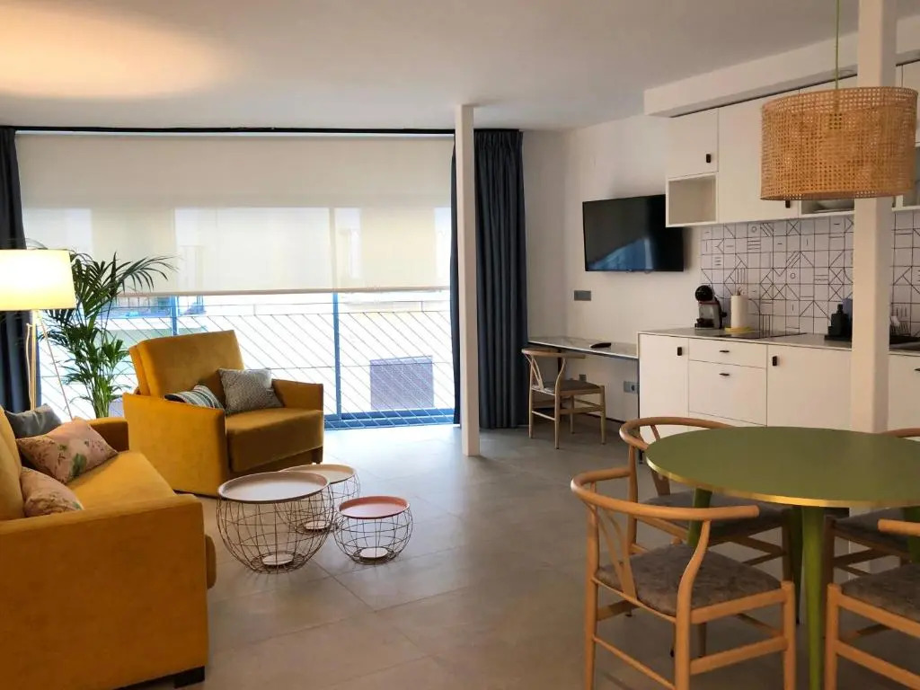 ChezmoiHomes PATIO de LUZ - Stylish apartments in Párraga 13