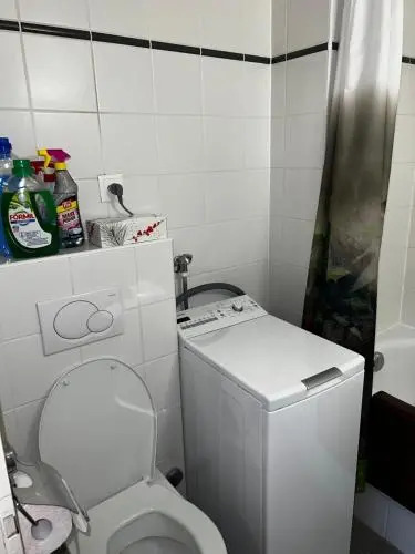Beautiful Large Studio in center of Geneva Free Wifi
