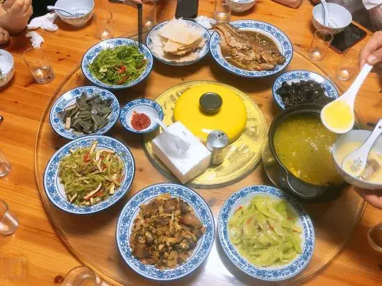 Jing County Derun Tang Bed and Breakfast (Chaji Scenic Area Branch)