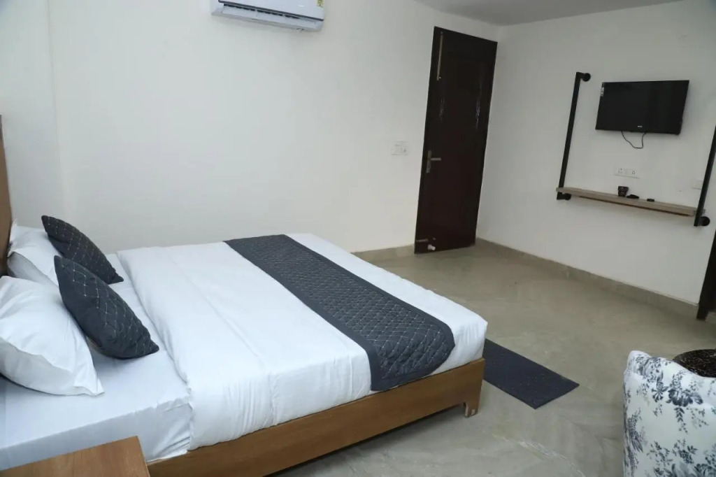 Lyf Corporate Suites - Noida Sector 19
