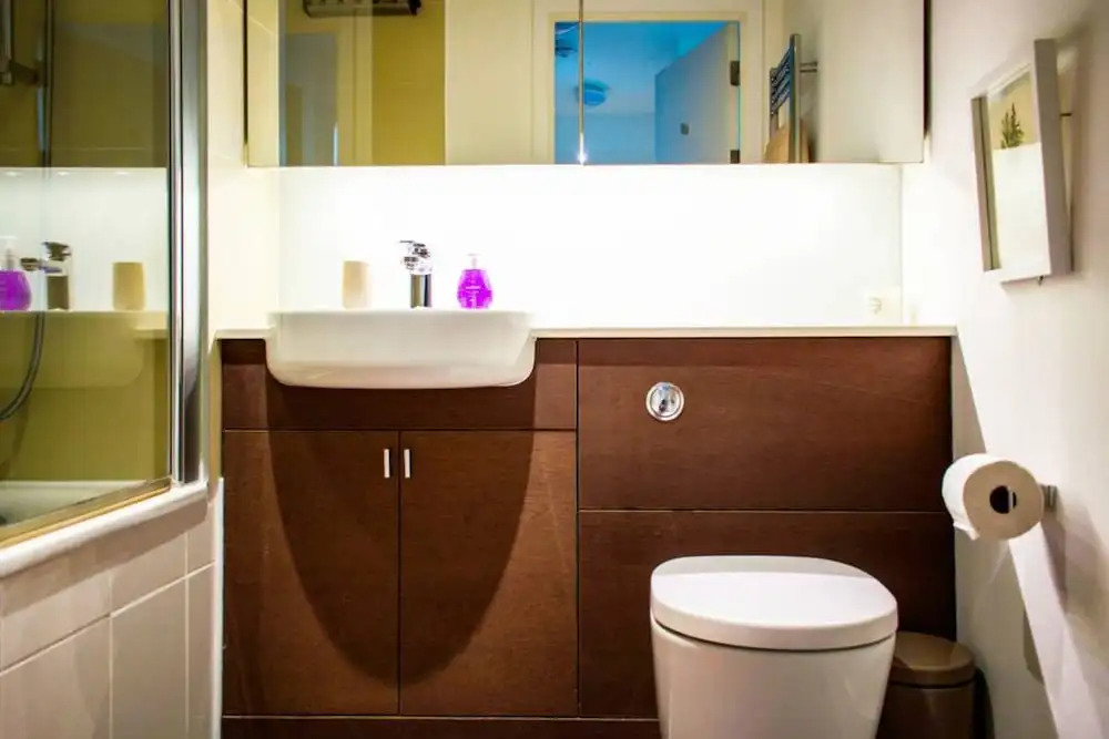 Stylish 2 Bedroom Flat With Balcony
