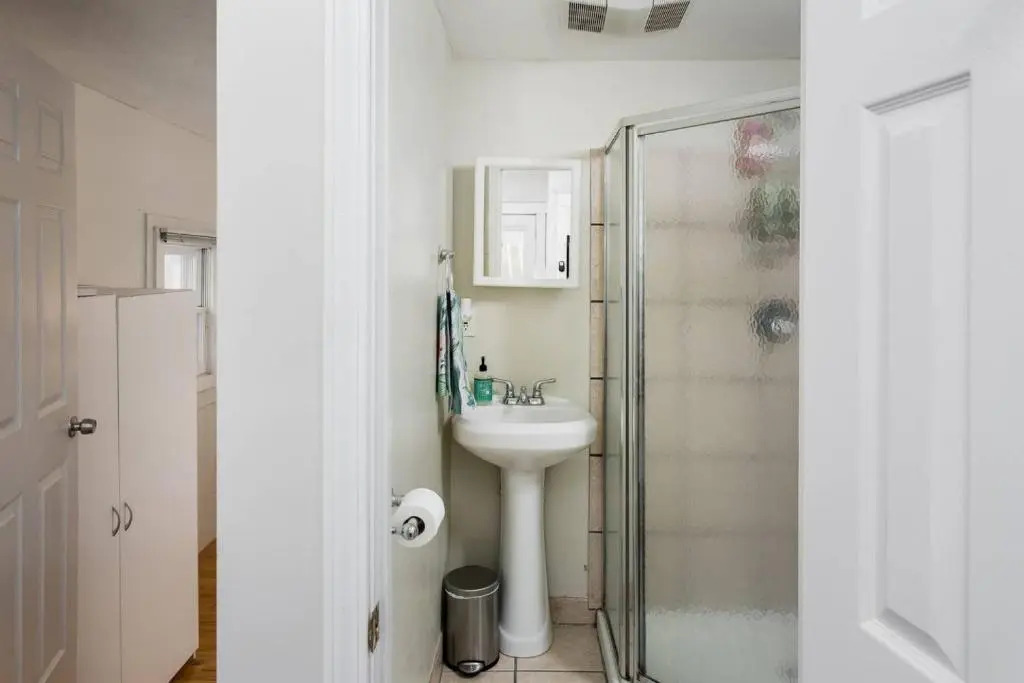 1858 Edgeland Avenue, Unit One
