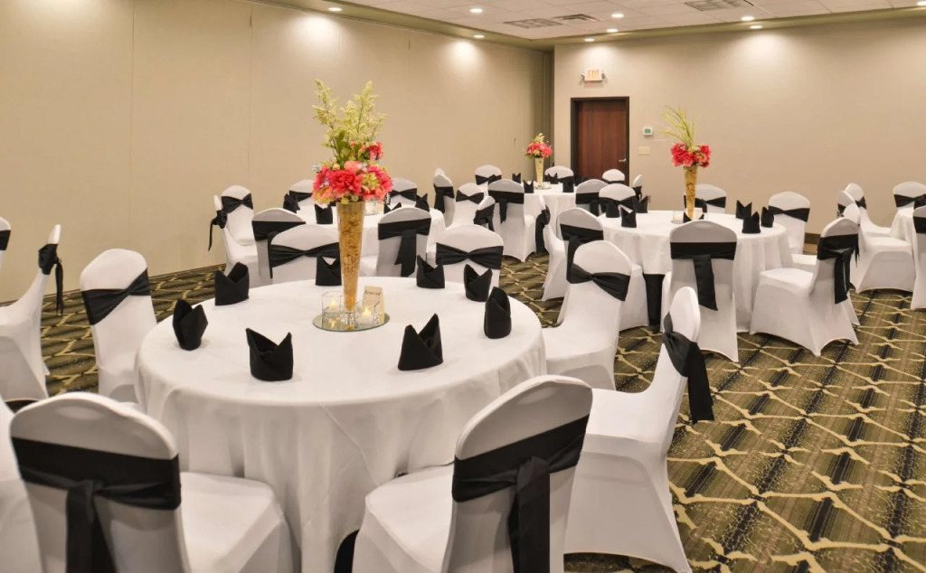 Cottonwood Inn and Conference Center