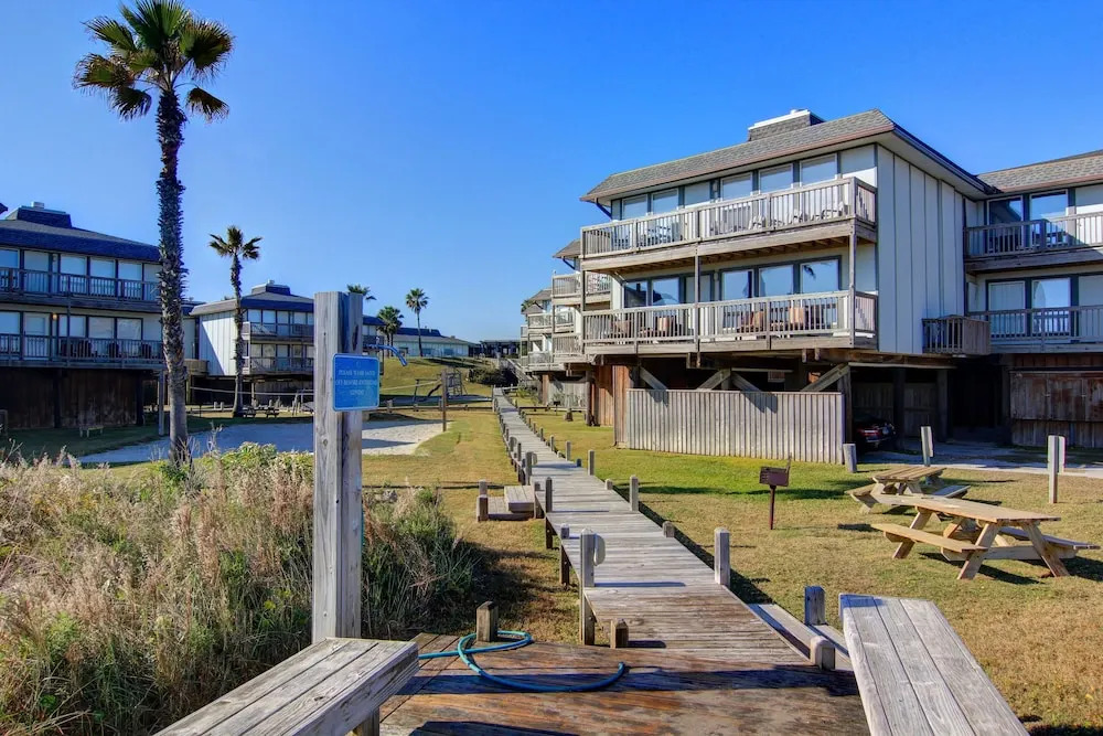 Toes In The Sand BH 204 2 Bedrooms 2 Bathrooms Condo