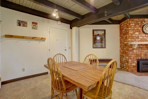 A203 Treehouse 2 Bedroom Condo by Redawning