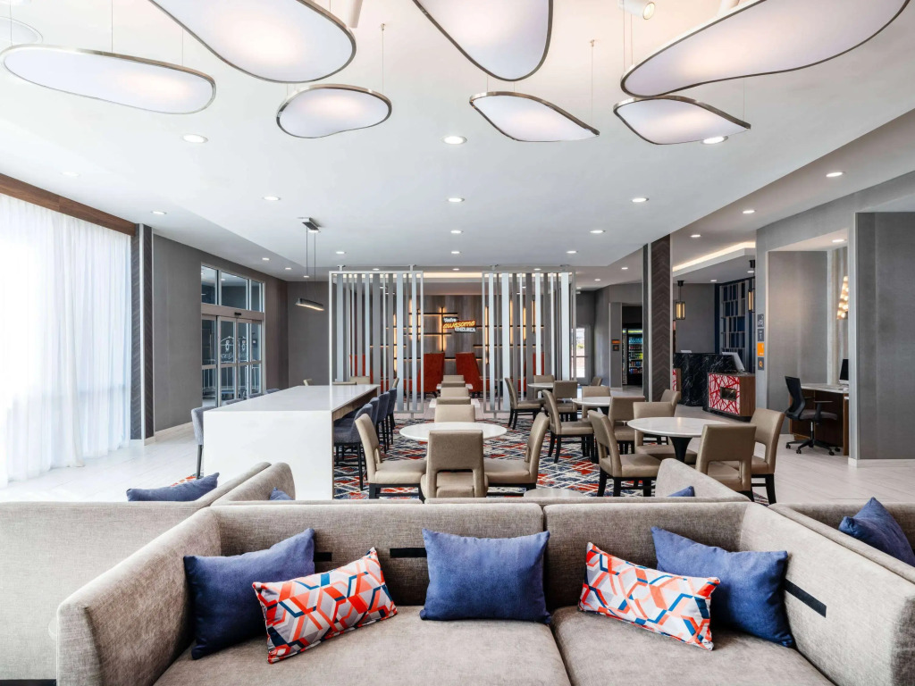 La Quinta by Wyndham Chelsea Birmingham