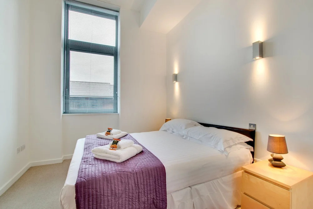 Modern 2 Bedroom Apartment City Centre