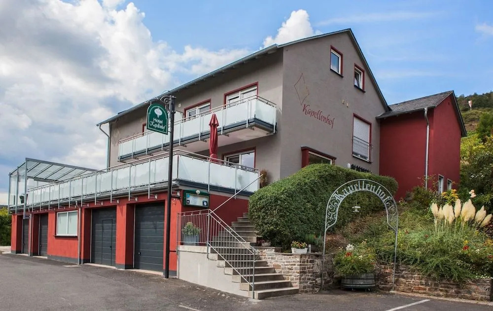 Hotel-Restaurant-Weingut Kapellenhof
