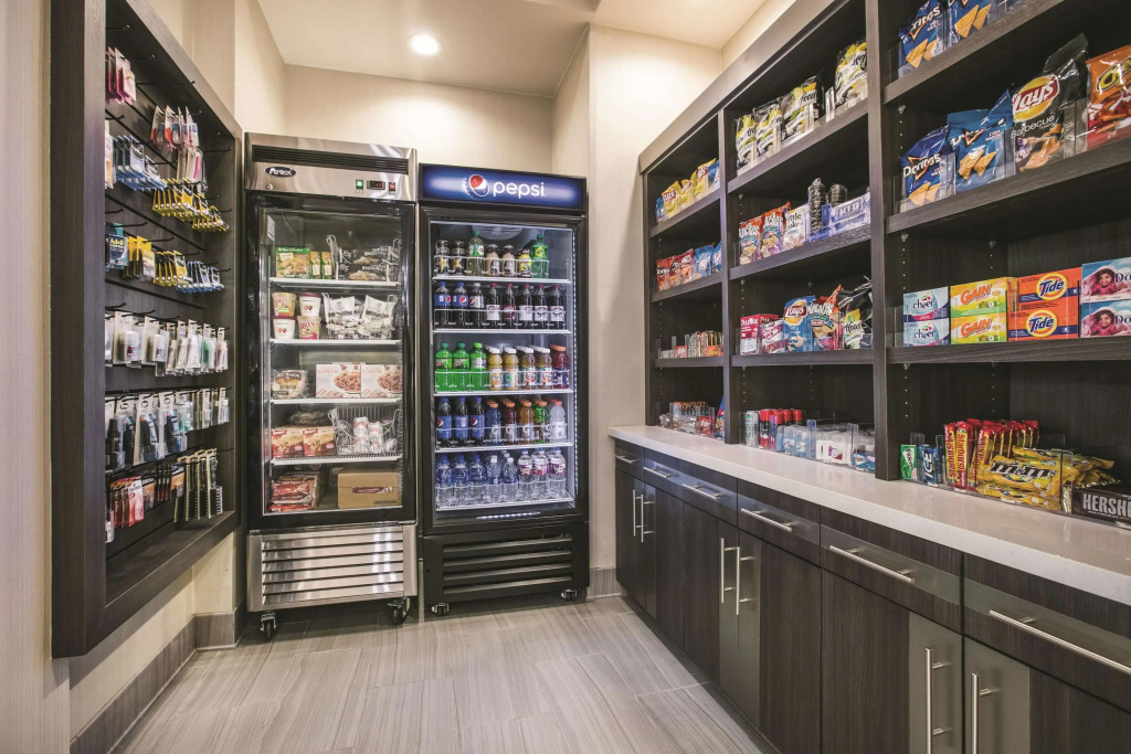La Quinta Inn & Suites by Wyndham Dallas/Fairpark