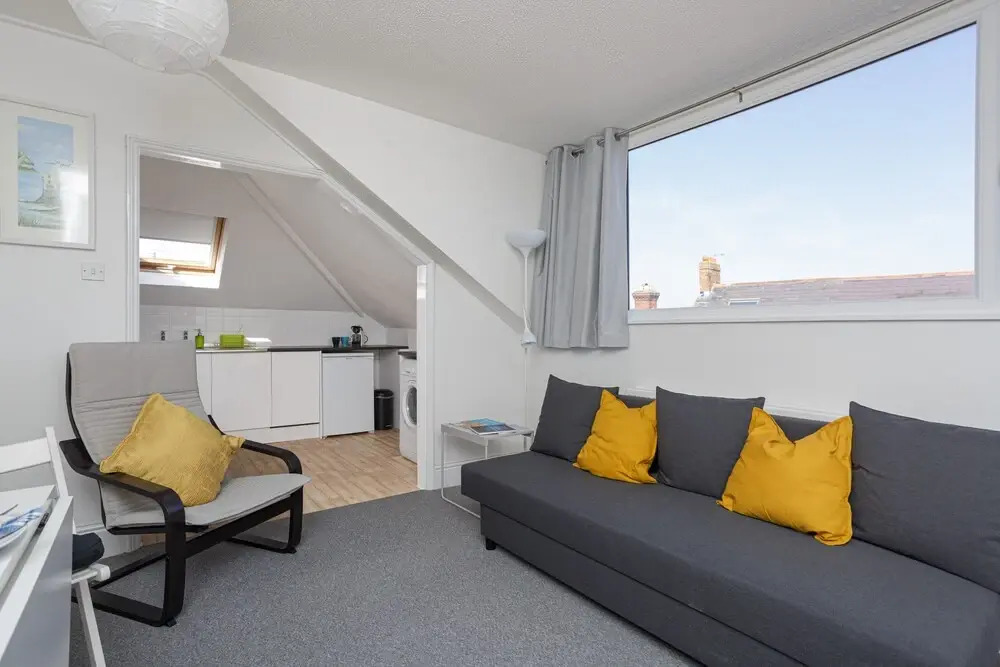 Lowcay Apartment C
