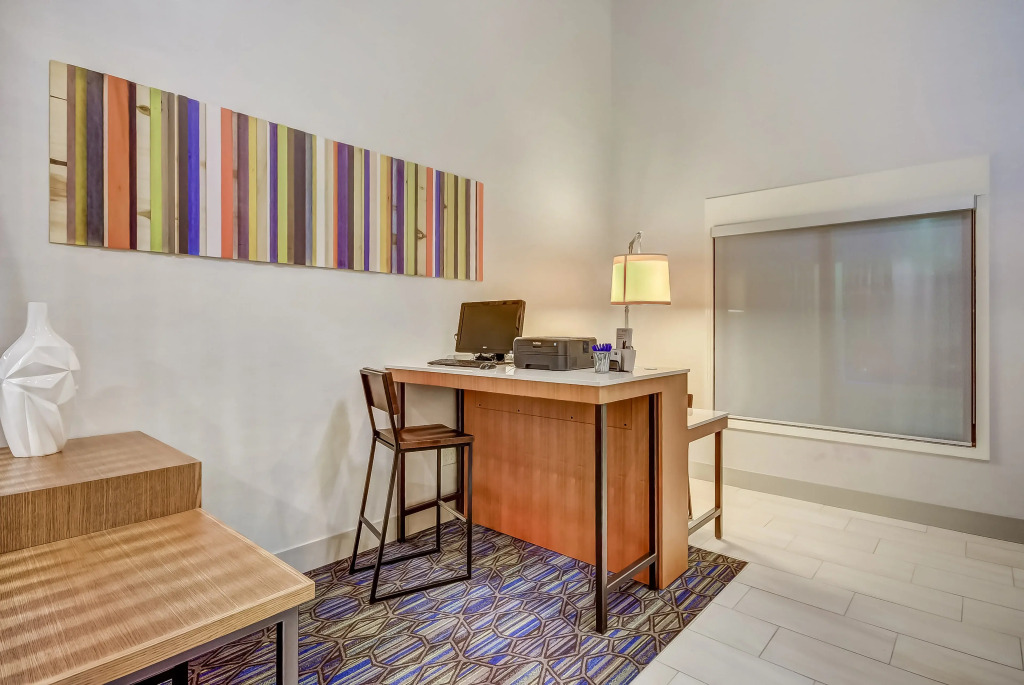 Holiday Inn Express & Suites Greenville Airport i85 by IHG