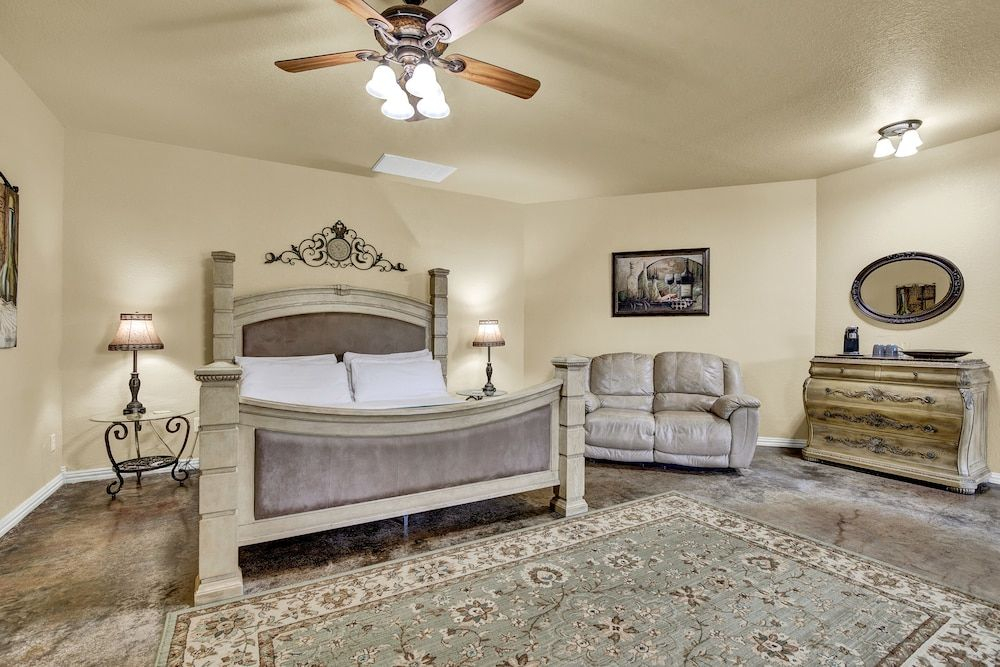 Private Luxury Retreat With Hot Tub 10mins To Fred!