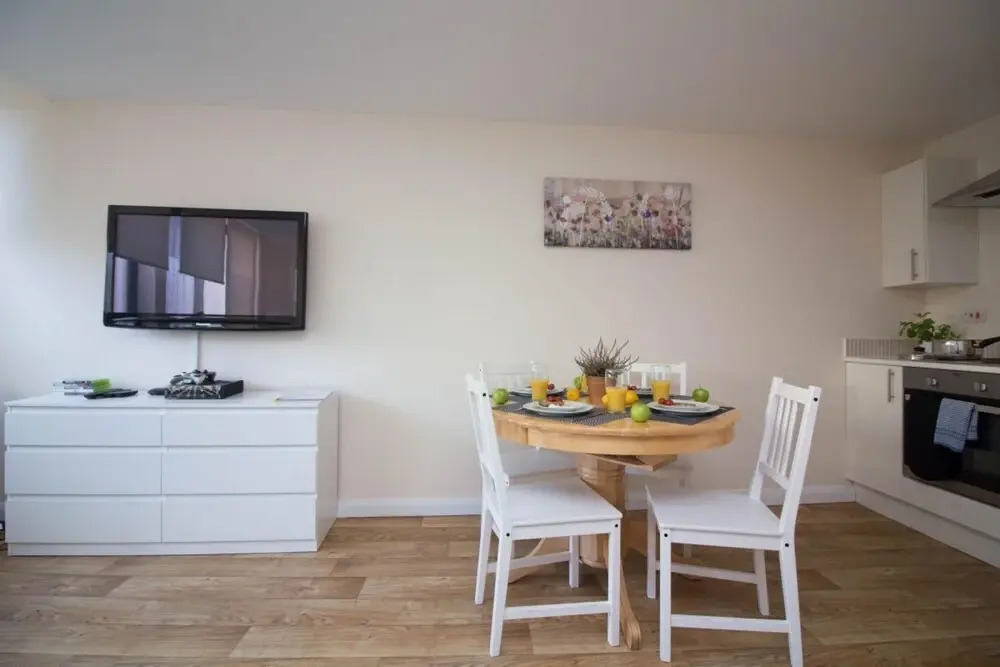 Stayzo Stylish Accommodation in Southampton 10