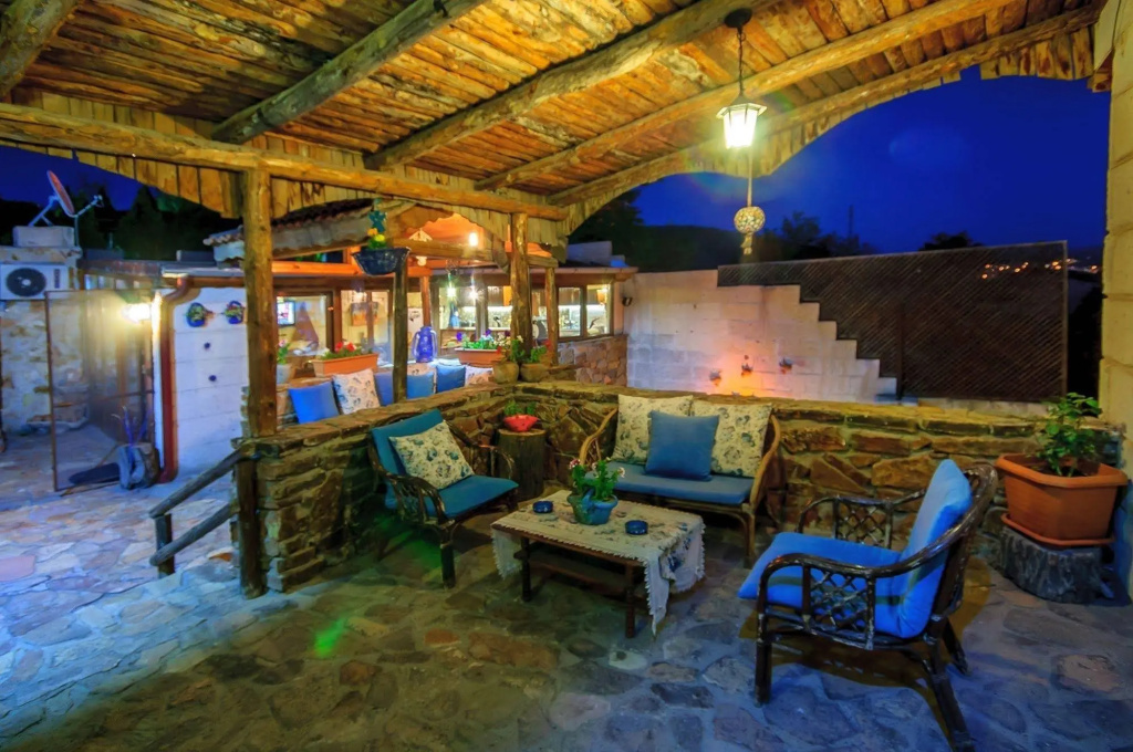 Adanos Konuk Evi