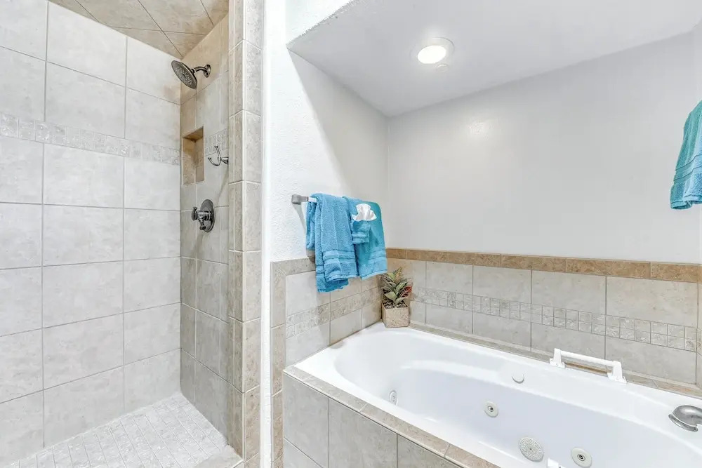 Charming Home w/ Patios, Near Ruidoso Downs Casino