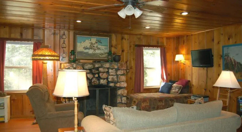 RedAwning Cabin #16B Charlottes Station