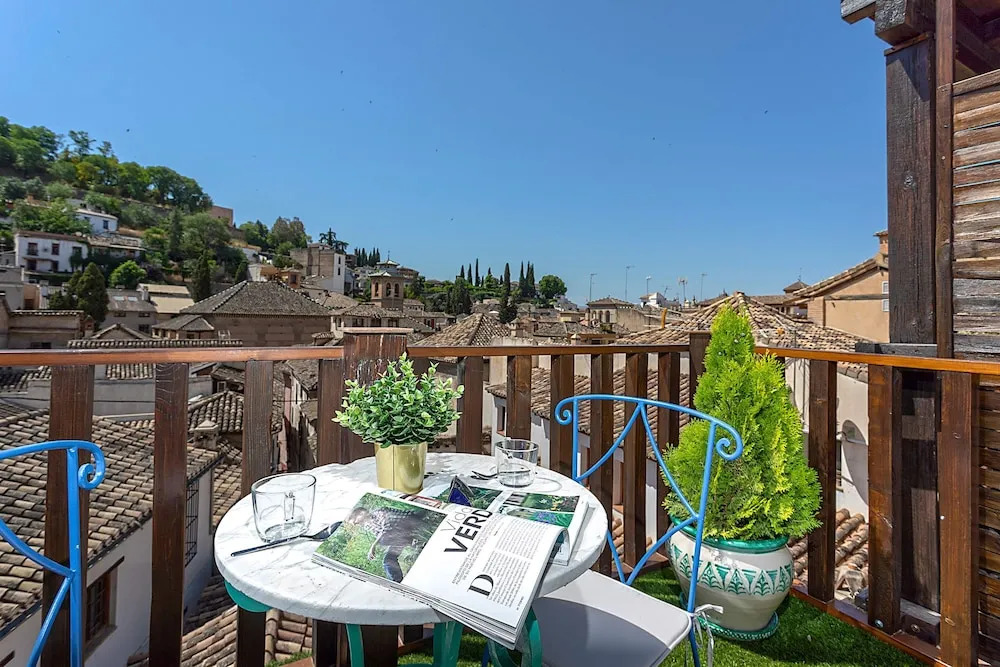 Luxury House in Granada Center Reyes II
