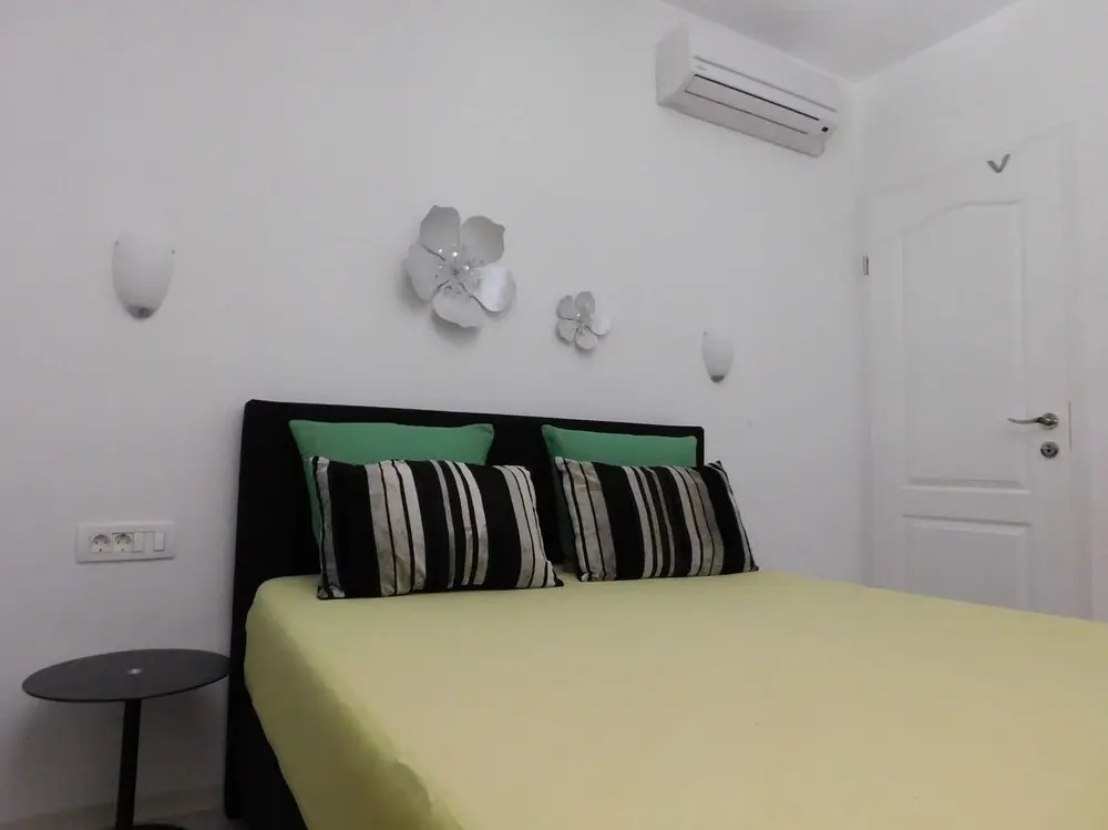 Coloured - Apartments on Island - A2 -zeleni :