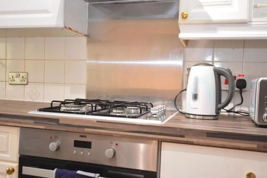 London Luxury 5 Bedroom House 2 min walk to the Tube Station