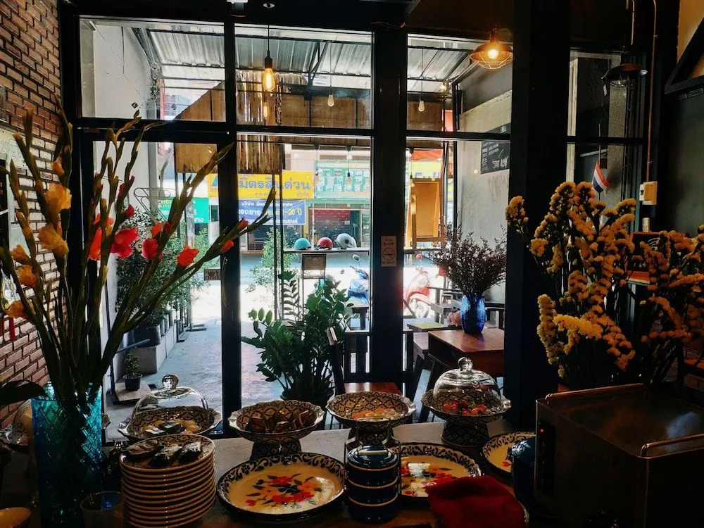 Znap's hostel and Café
