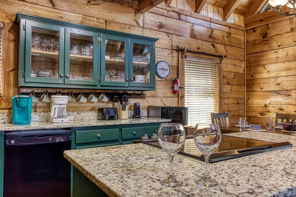 Papa Bears Hideaway - FKA Cold Creek Camp By Heritage Cabin Rentals