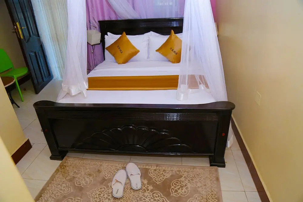 Kamwe kamwe hotel