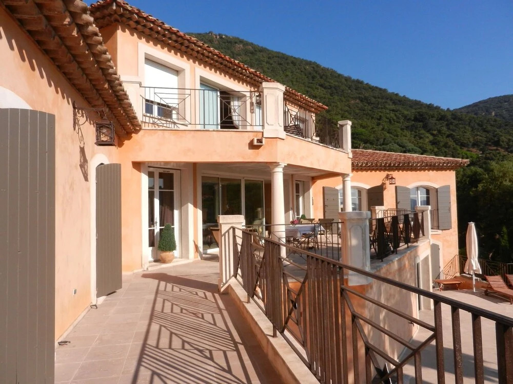 Plush Villa in Cavalaire-sur-Mer with Private Pool