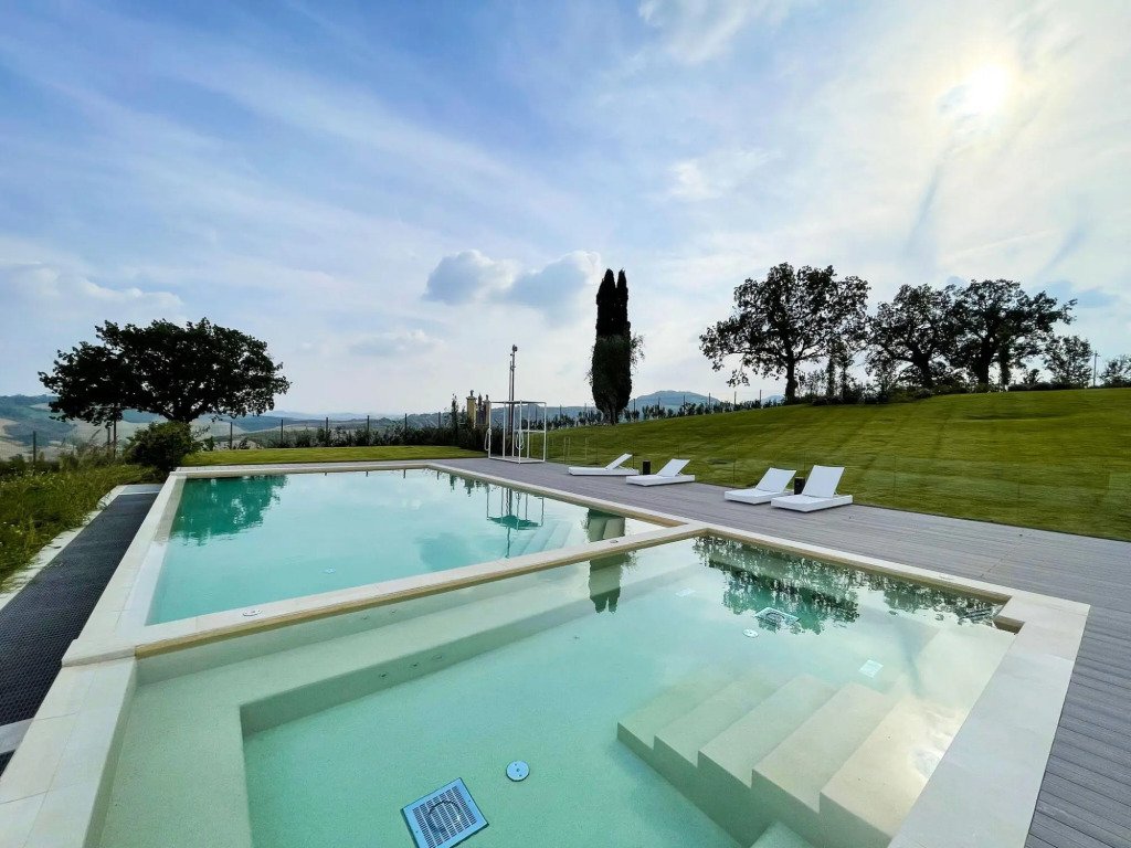 Lush holiday home in Varignana with bubble bath
