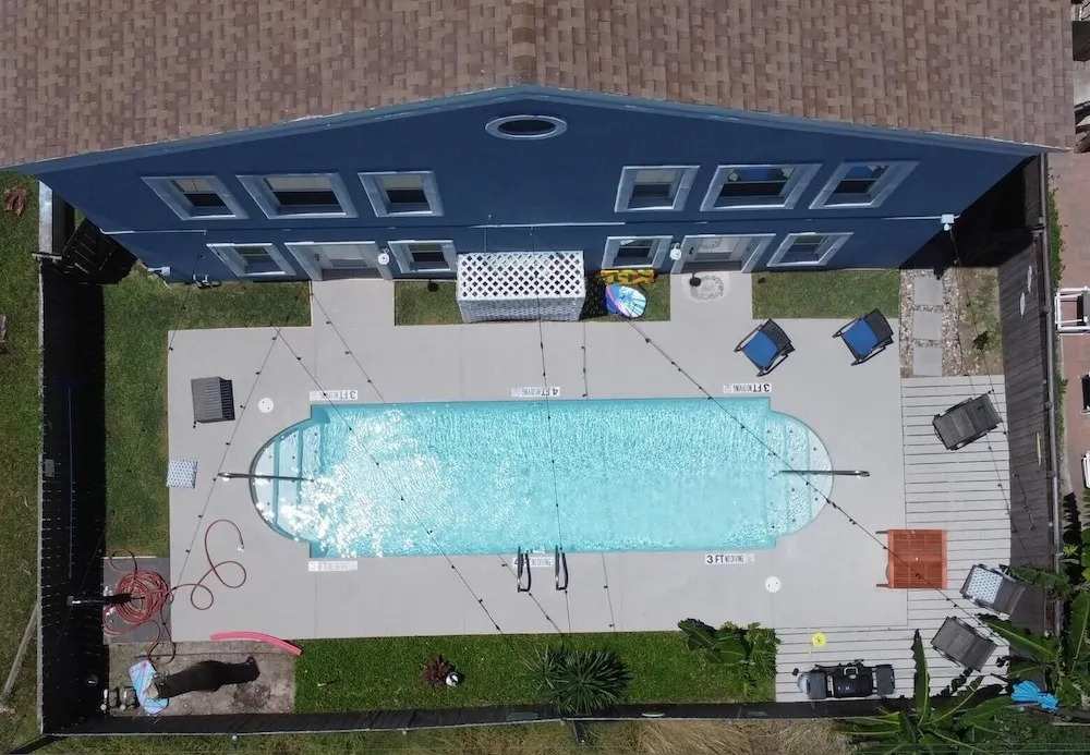 Beach Vibes Pool in Back Allows 8 2 Bedroom Home by Redawning