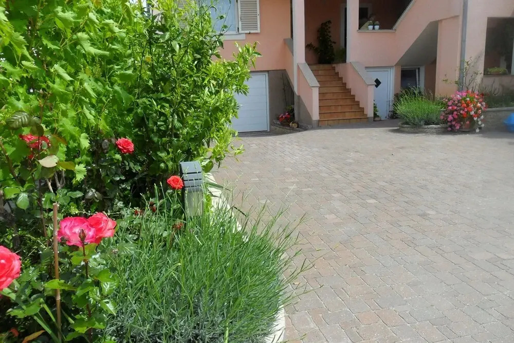 Marinka - With Backyard - A2
