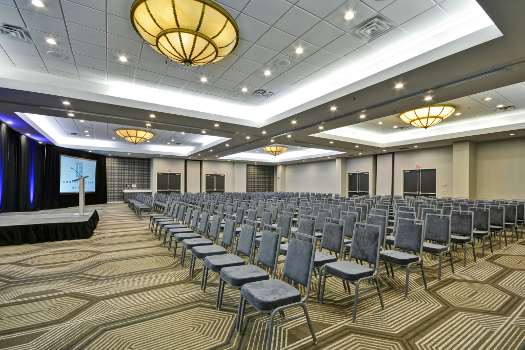 Отель Embassy Suites by Hilton Charlotte