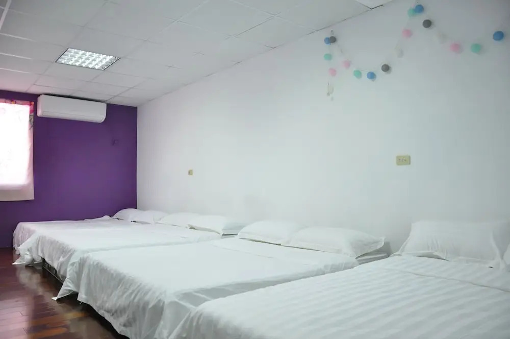 Happy Hostel
