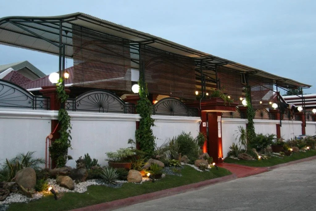 La Piscine Bed & Breakfast