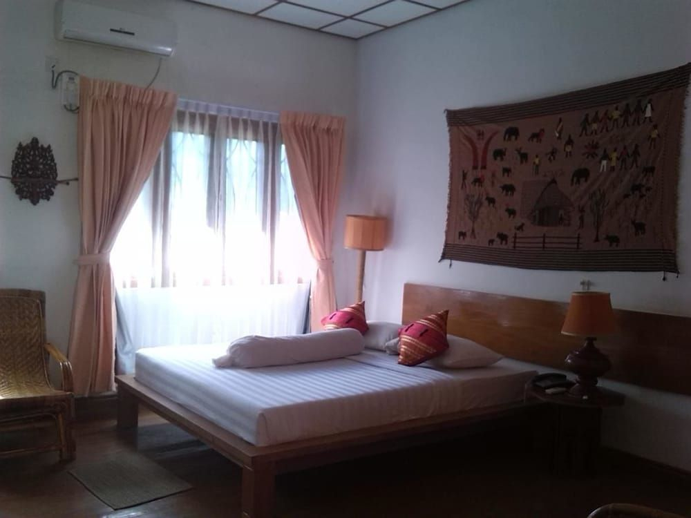 Lawkanat Hotel
