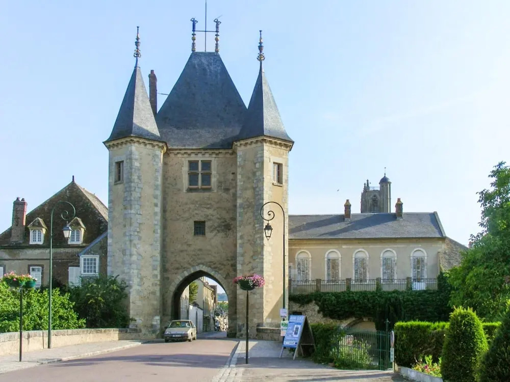 House With 2 Bedrooms in Villeuneuve sur Yonne, With Wonderful Mountai
