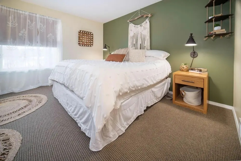 Waters Edge 304