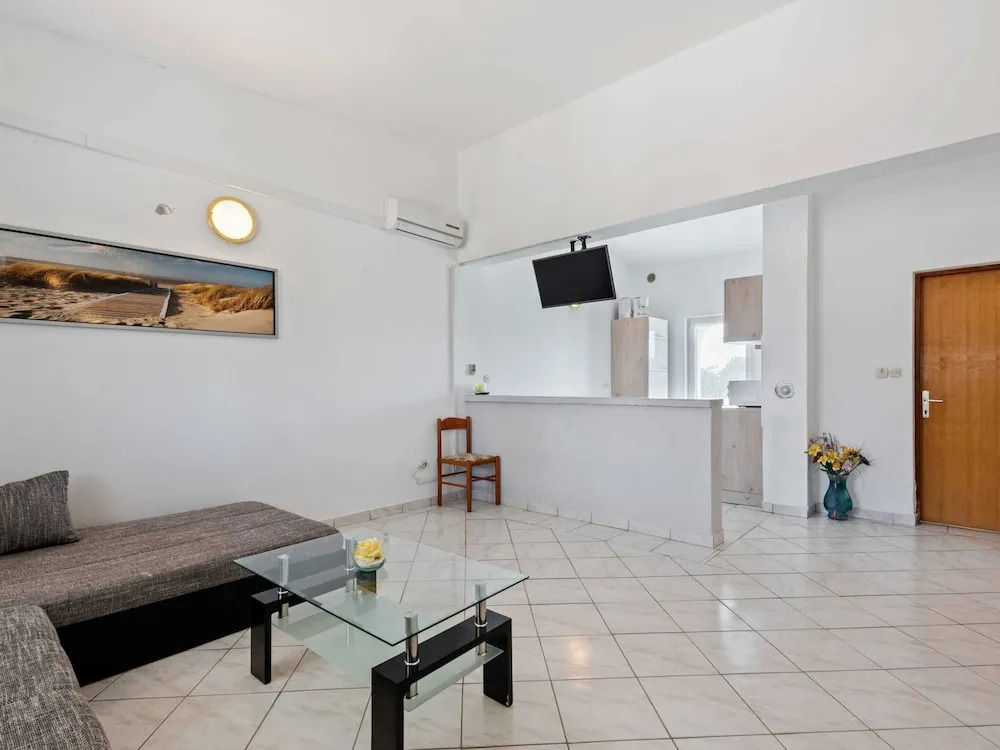 Modern Apartment in Vir With Balcony