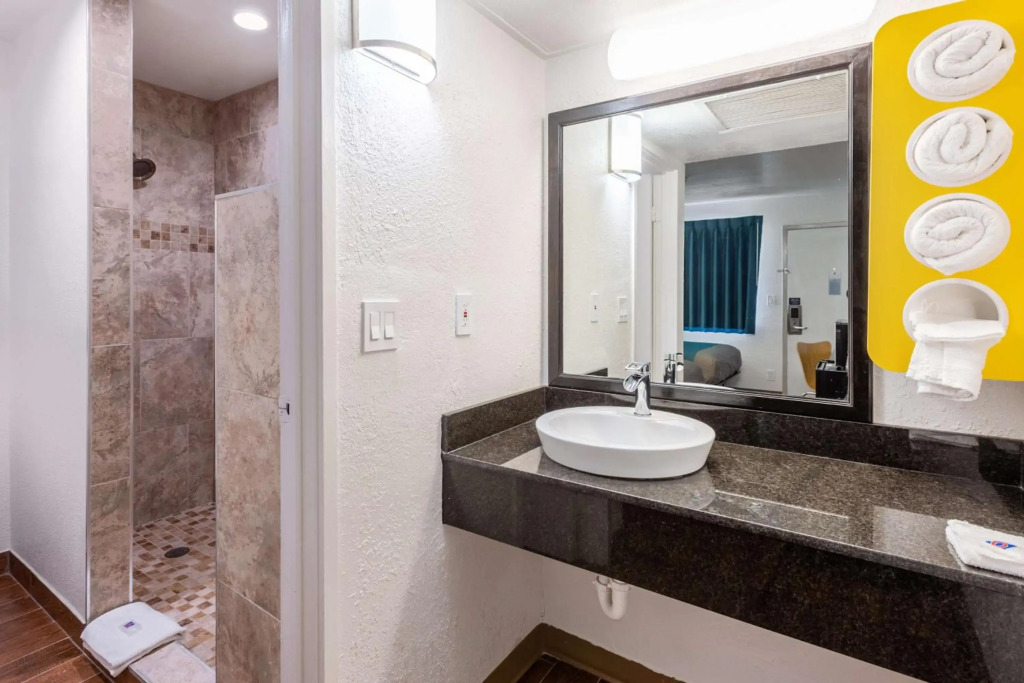 Motel 6-Valdosta, GA - University