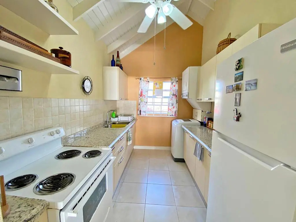 The Gem is located a few minutes walk to the gorgeous Bottom Bay Beach